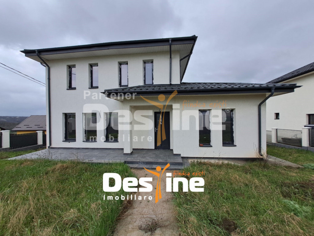 CIURBESTI- CASA INDIVIDUALA 121 MP + TEREN 500 MP, 175.000 e