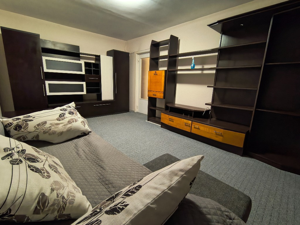 Inchiriez apartament 3 camere Micalaca