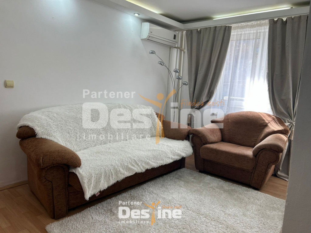 Podu Ros - Apartament 3 camere semidecomandat, MOBILAT și U