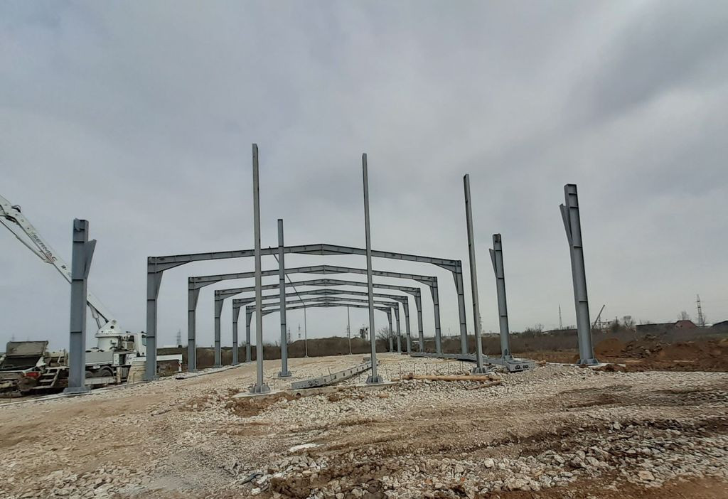 Doua hale noi alaturate - zona Drumul Intre Tarlale - Oxi...