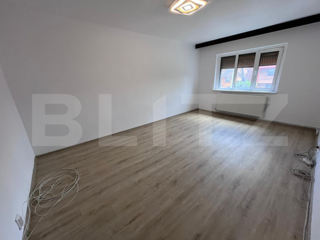 Apartament decomandat, 52 mp, zona Rovine