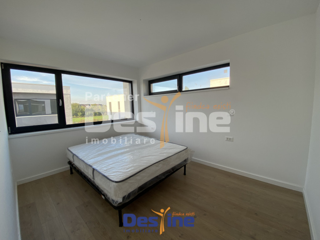 Vilă tip duplex, 4 camere, 102 mp + curte individuală, Bar