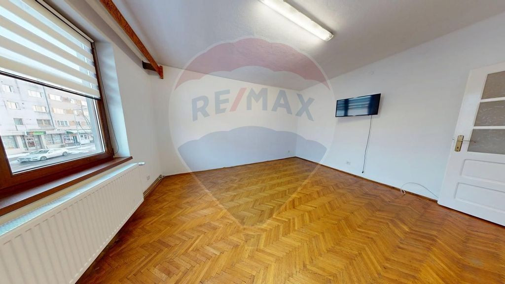 Casă cu 3 camere de vânzare Calea Dumbravii