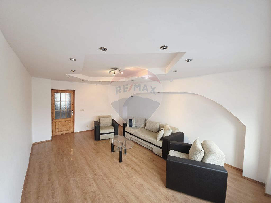 Apartament cu 2 camere de vânzare în zona 1 Mai