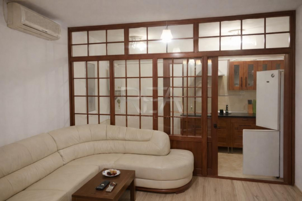 2 camere, Vatra Luminoasa, decomandat, etaj 1, an 2008