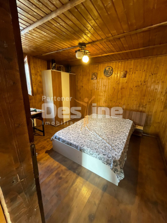 ???? Casă la curte P+M – Sector 5