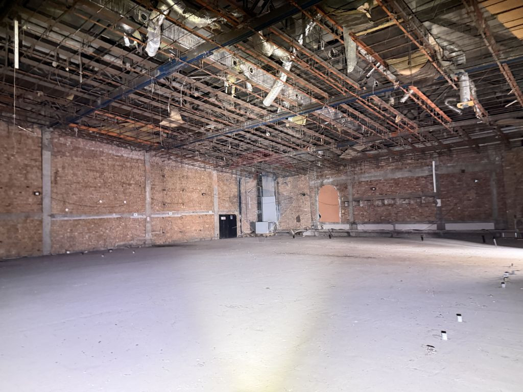 DE VANZARE Spațiu comercial de + 700 mp - et 1 - Dacia -...