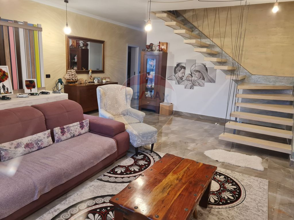 Vila moderna P+M cu 4 camere de vânzare