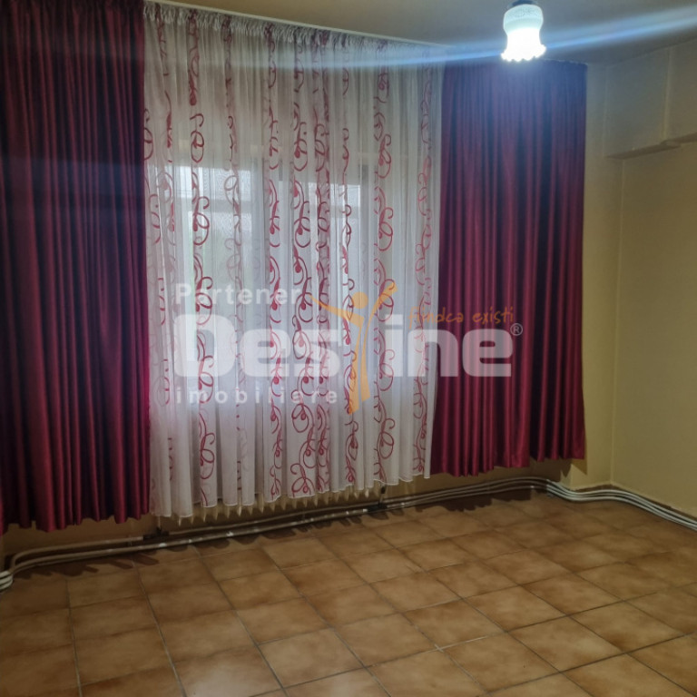 APARTAMENT DE VANZARE CU 3 CAMERE + LOC DE PARCARE