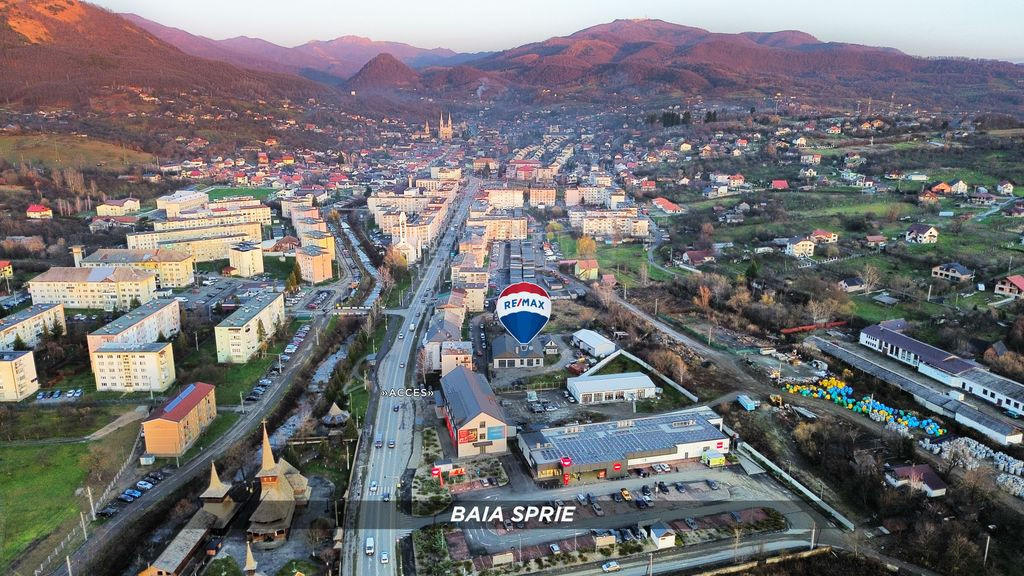 Teren 6,820mp, service, birouri si 2 hale in Baia Sprie z...