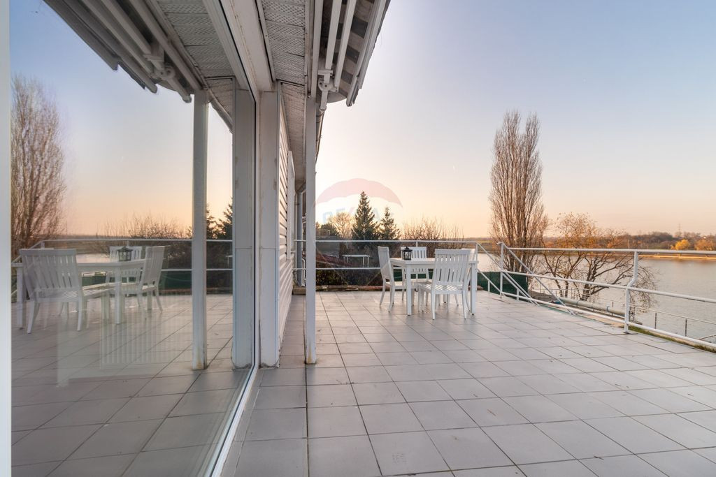 Vanzare Vila 5 camere cu terase mari si priveliste direct...