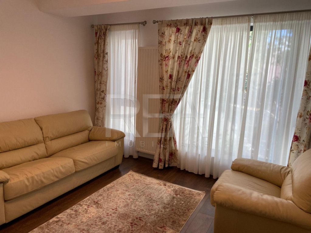 3 camere Popa Nan, decomandat, centrală, et. 1, an 2018