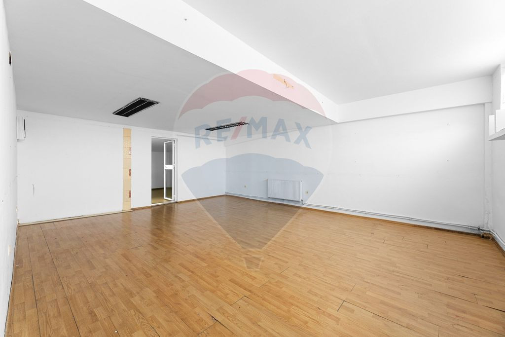 Spațiu de birouri cu destinații multiple - Zona Aradul Nou