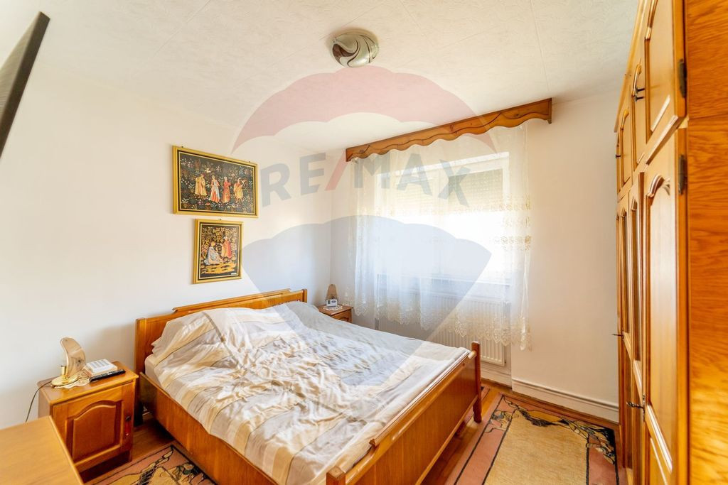 Apartament cu 3 camere in zona Grădiște