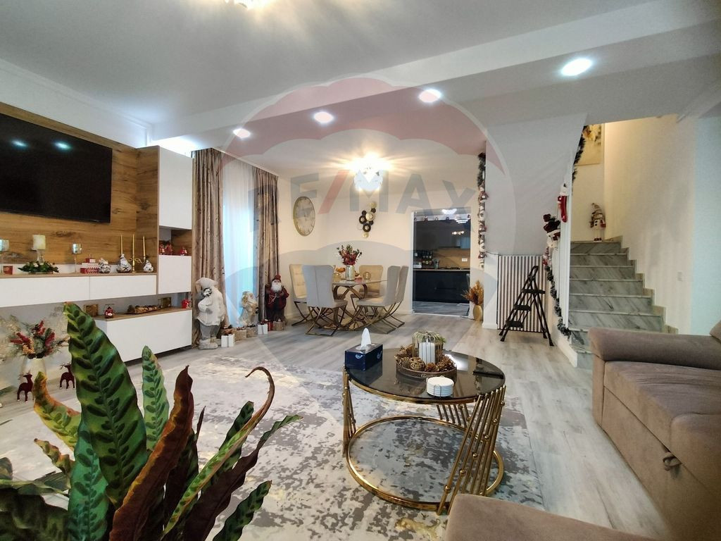 Casă / Vilă cu 5 camere - la 2 minute de Complex Cosmop...