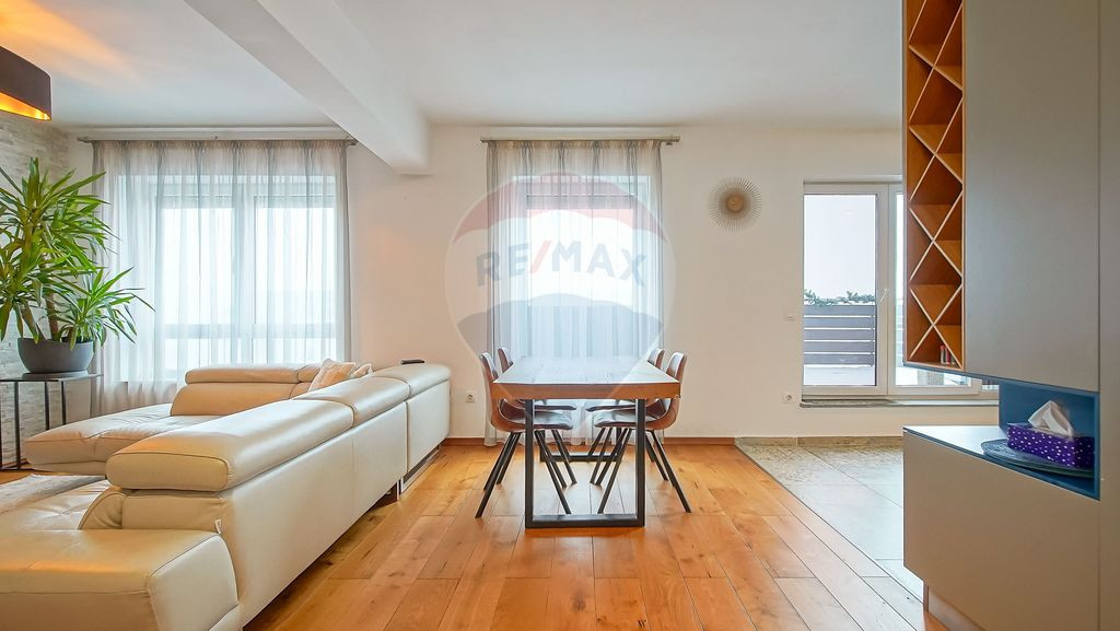 Lumina,spatiu, confort-apartament 3 camere si 2 balcoane ...