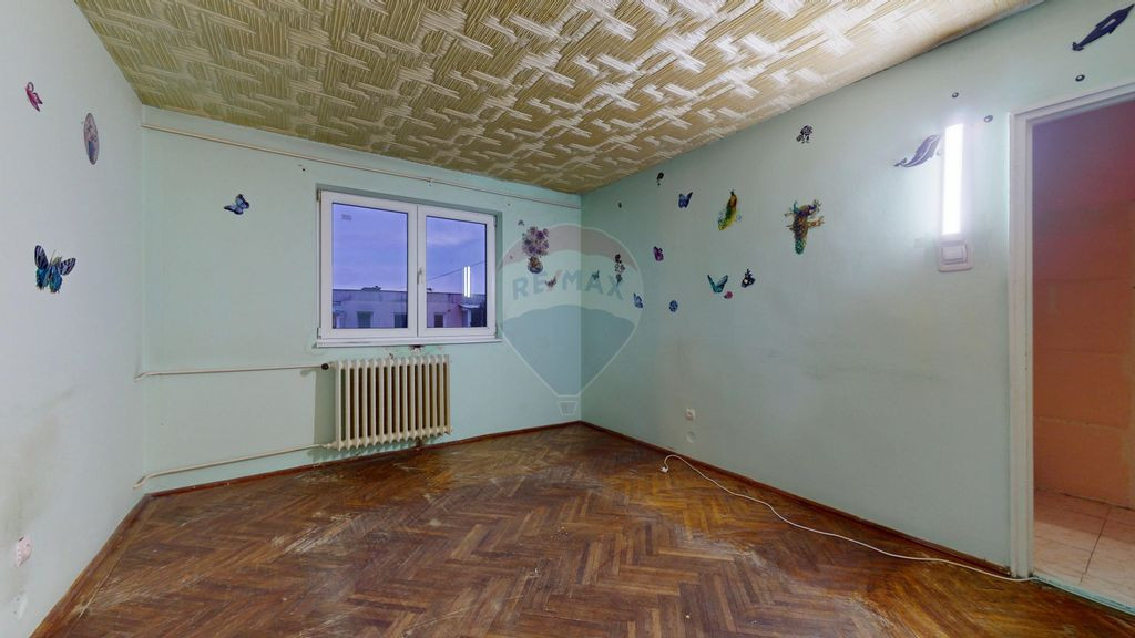 Apartament 3 camere de vânzare, necesită renovare, Săcele