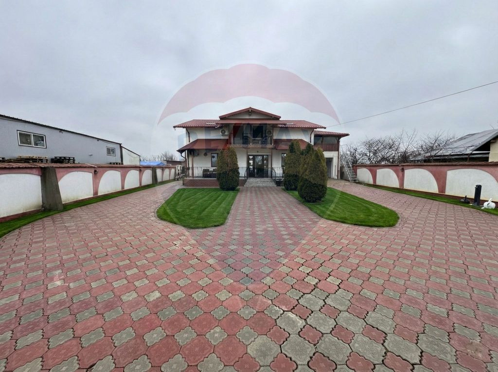 Casă / Vilă cu 5 camere de vânzare