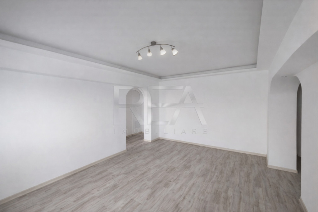 2 camere Vitan decomandat, inst. schimb., an 1983