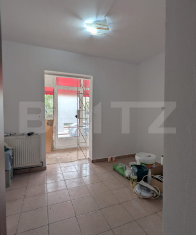Spațiu comercial cu 2 Intrări Stradale, 70 mp, zona Micro