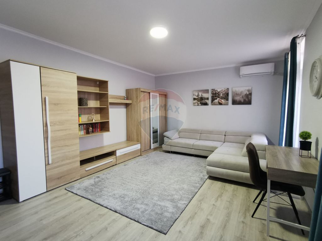Apartament cu 2 camere de închiriat, zona Rogerius, Spit...
