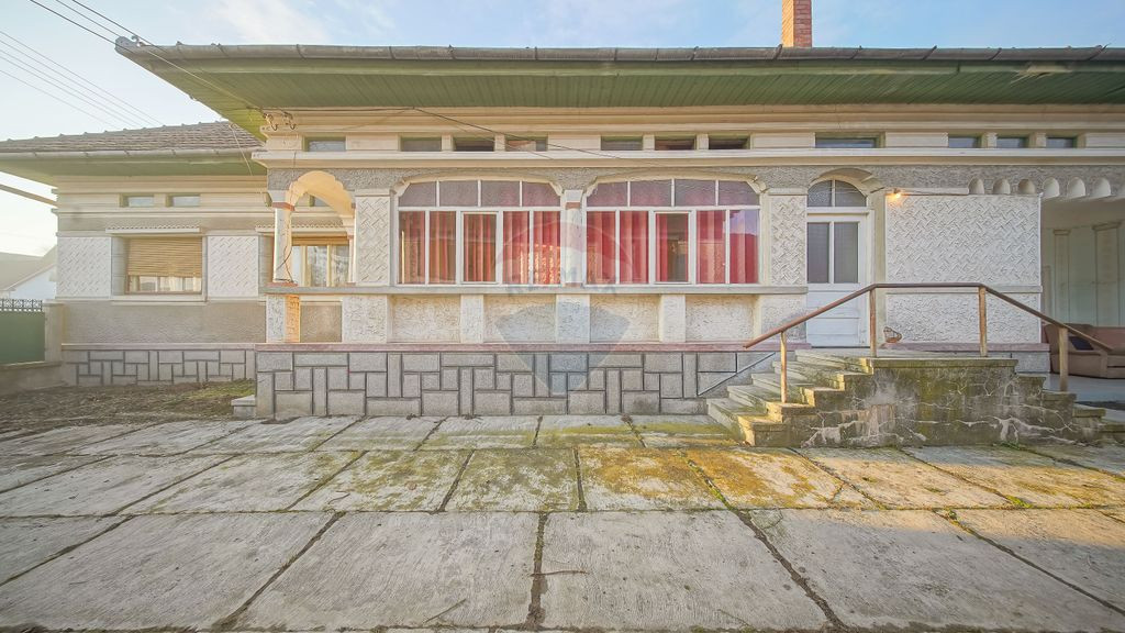 Comision 0%! 2 case Cincu, teren 2134mp, sura & curte libera