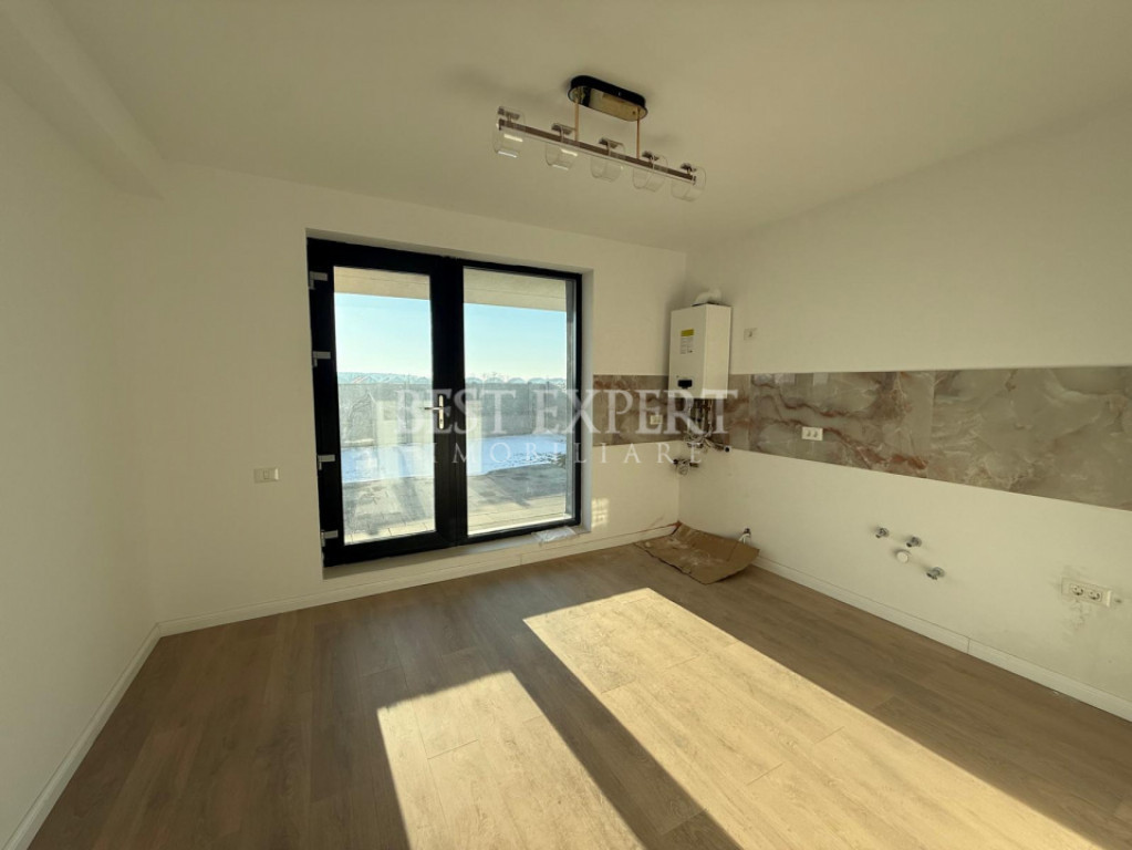 Vila D+P+ET,ansamblu închis, panouri fotovoltaice,3 locuri