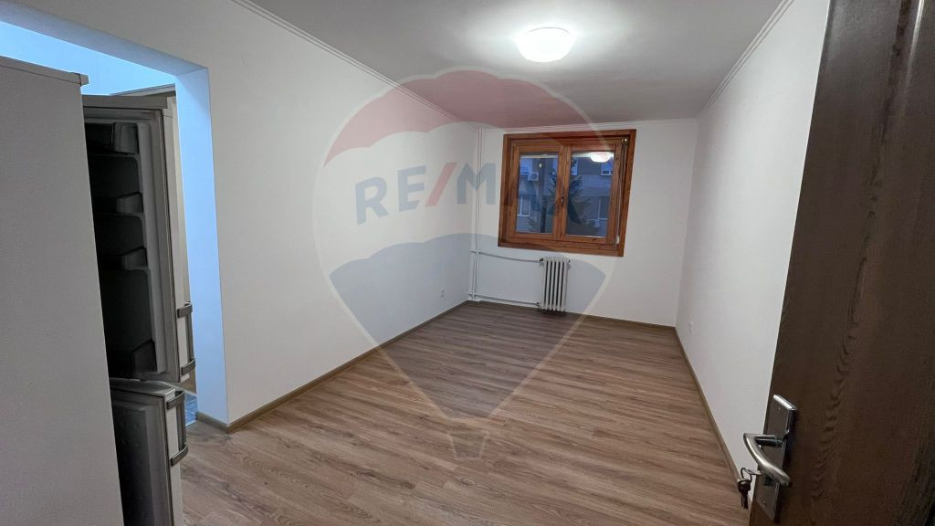 Apartament cu 2 camere de vânzare in zona Velenta
