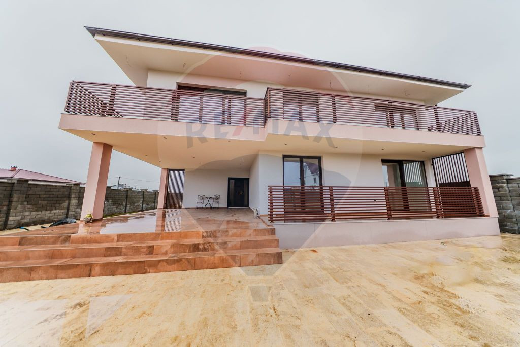 Vilă de Lux 358 mp – Ideal Rezidențial sau Sediu Firm...