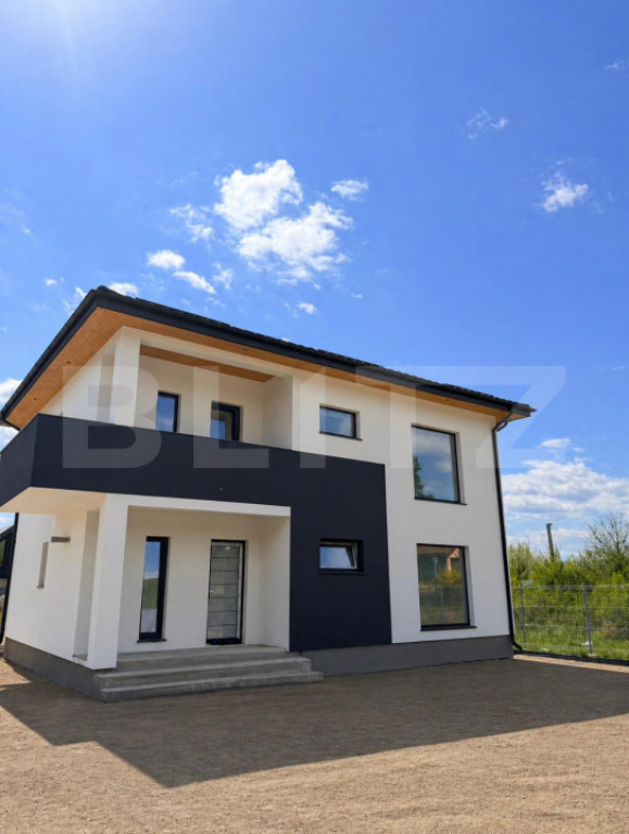 Vila tip Duplex, Curte proprie, Sanpetru Brasov