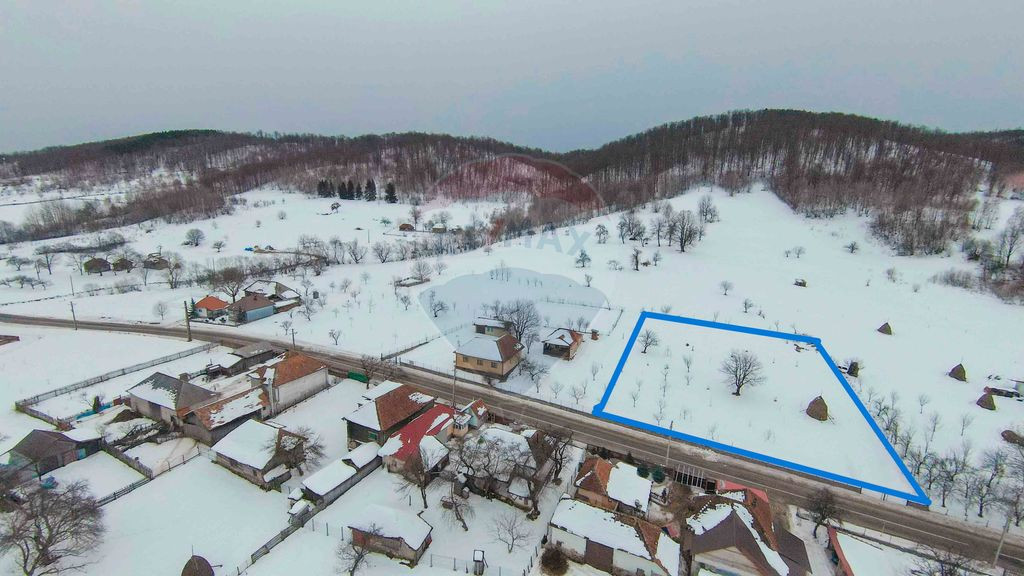 Teren intravilan, de vânzare în Damiș- Bratca pe Strad...