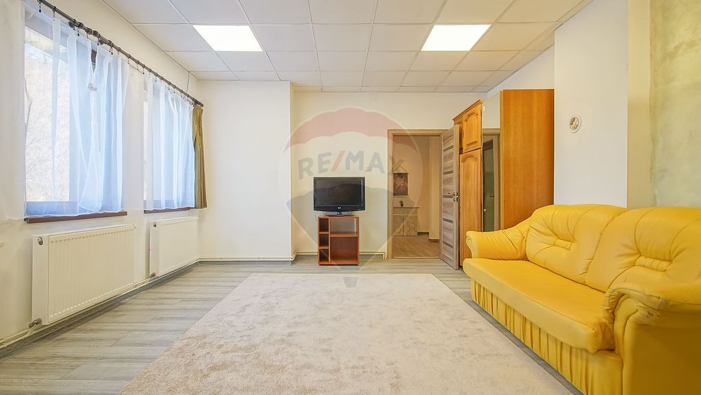 Apartament la casă cu curte proprie | Timișu de Jos | C...