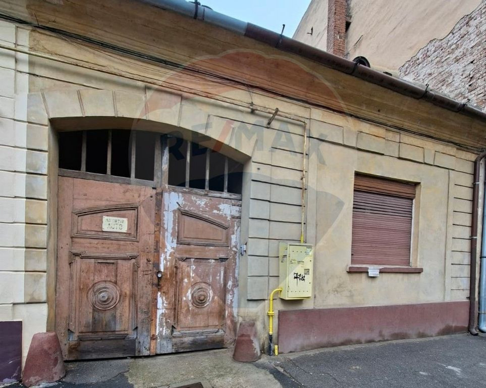 Proprietate centrală Arad, cotă teren mare, acces auto