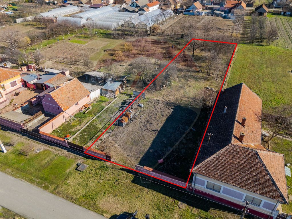 Teren curti-constructii 1295 mp de vanzare in Siria, Arad