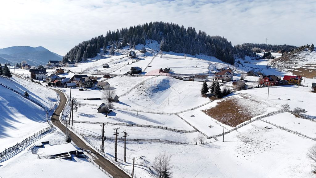 Teren intravilan | 1380 mp | Fundata