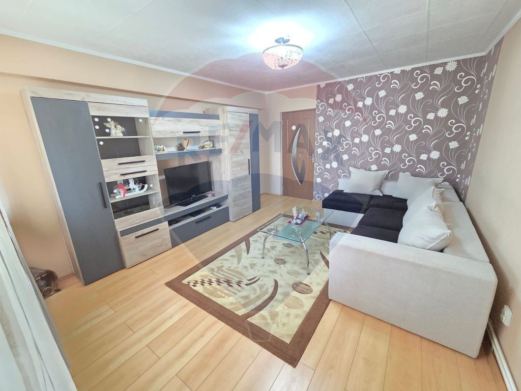 RESTAURANT GYULA | UNGARIA | PANOURI SOLARE | 245 MP | TERA