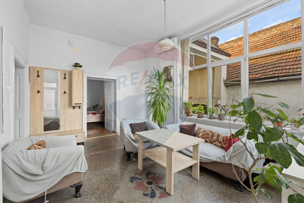 Casă modernă (2021) – Priveliște panoramică spre Lu...