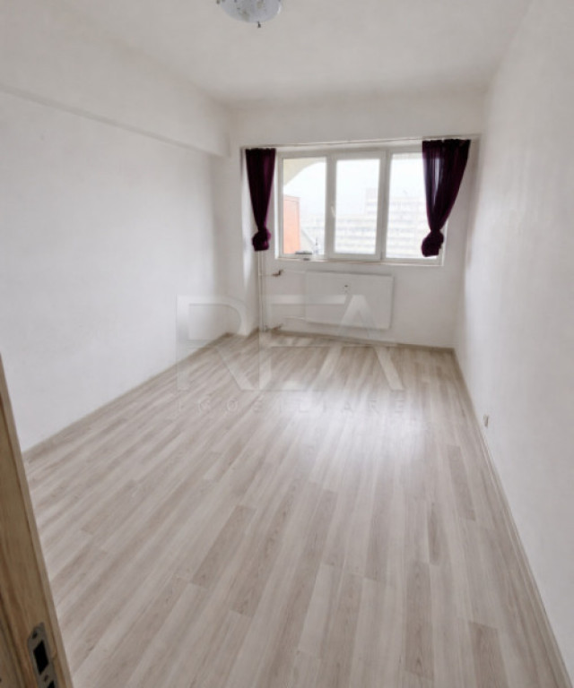 3 camere Pantelimon decomandat, an 1977, 74 mp