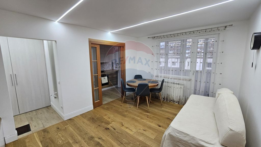 Apartament cu 2 camere de închiriat în zona Central