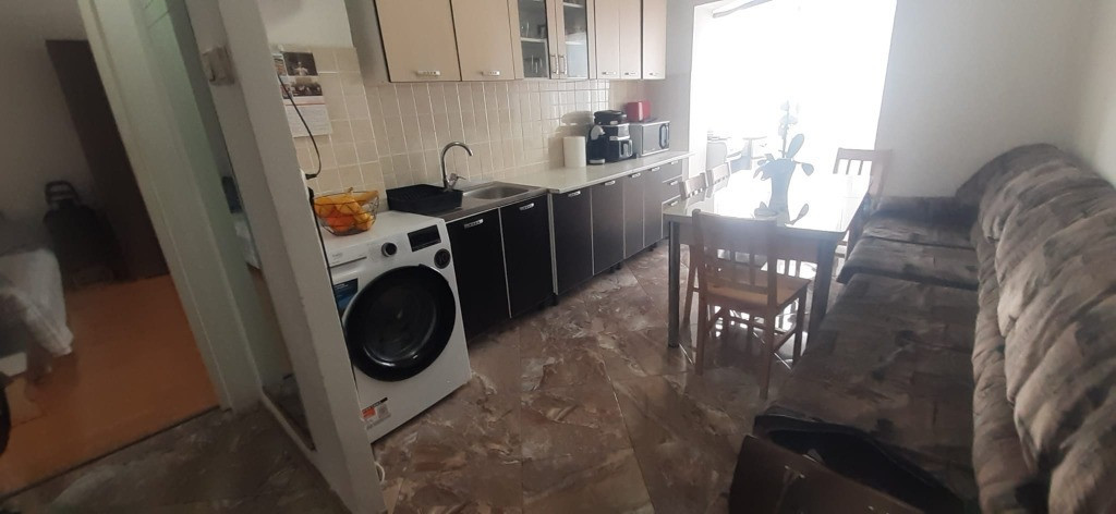 Republicii, zona SRI, 2 camere, decom., etaj 3