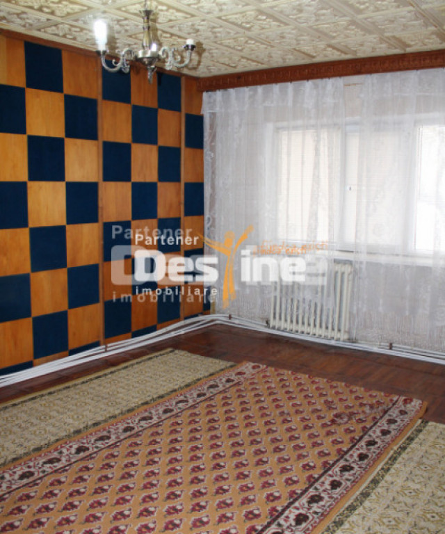 Apartament 3 camere decomandat de 61 mp 2 băi la parter car