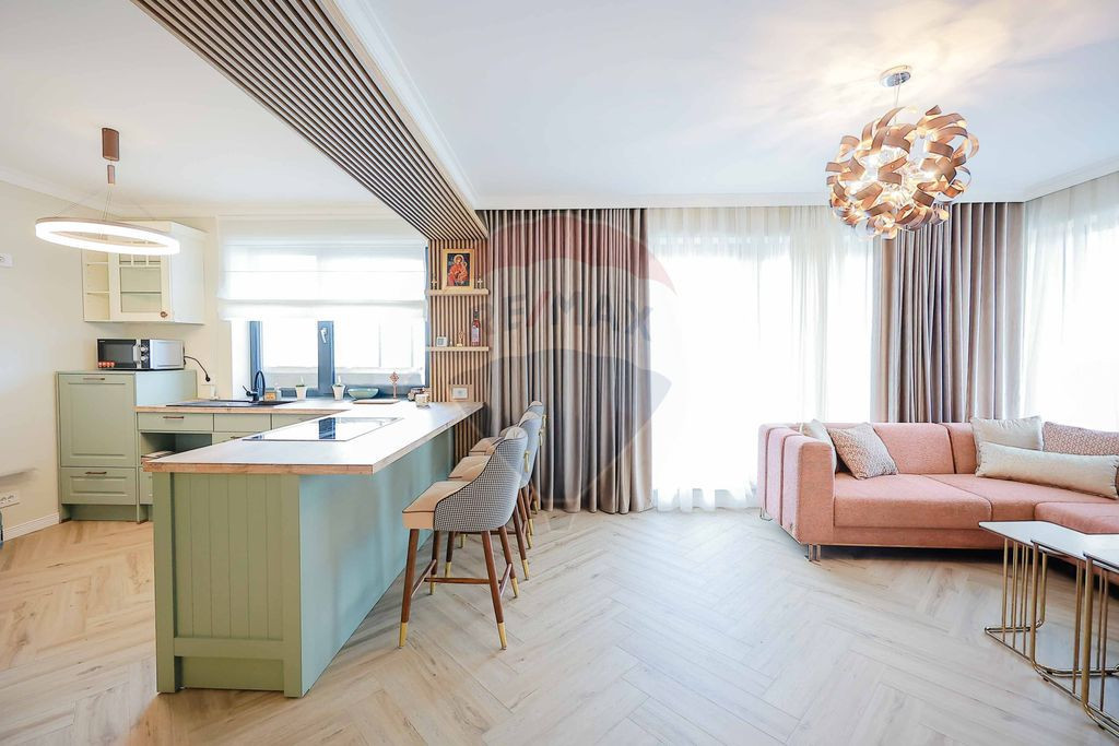 Apartament/Penthouse de Închiriat cu 3 Dormitoare și Te...