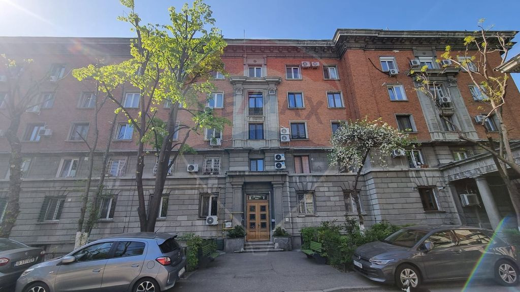 Apartament cu 2 camere de vânzare în zona Cotroceni, Ac...