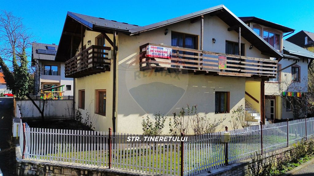 Casă / Vilă cu 5 camere de vânzare în zona Orasul Vechi