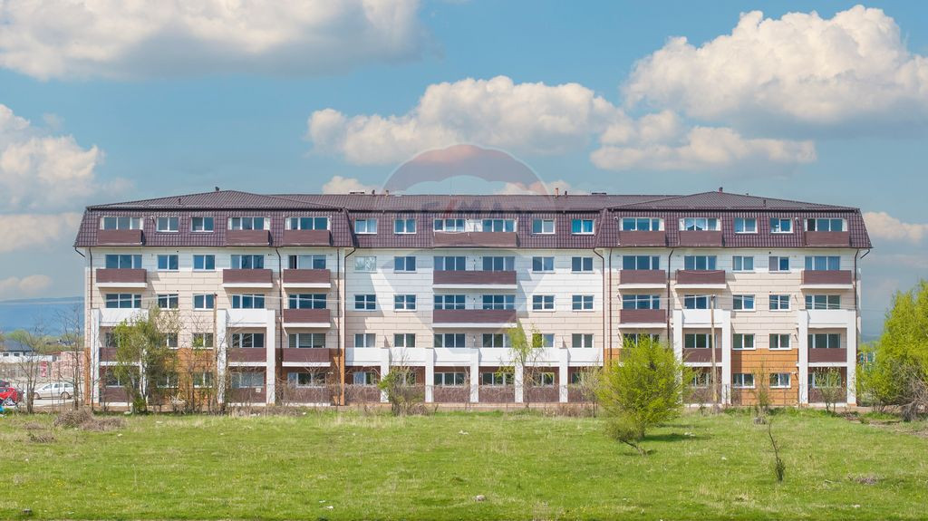 Apartament de lux intabulat ,c-tie noua , parcare, 2 camere