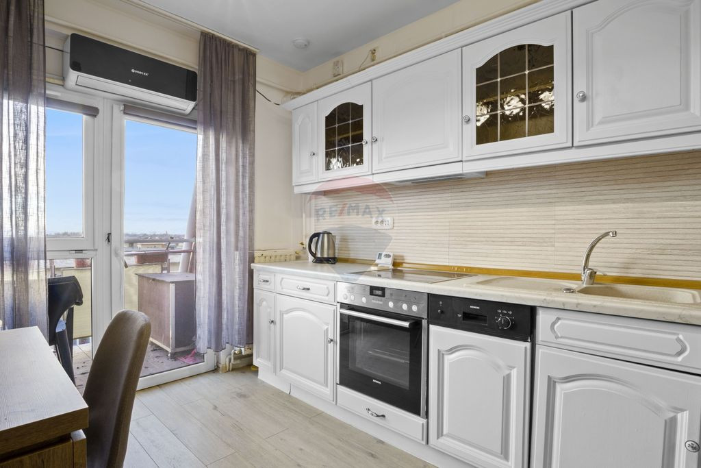 Apartament la cheie cu 2 camere decomandat de vanzare Alf...