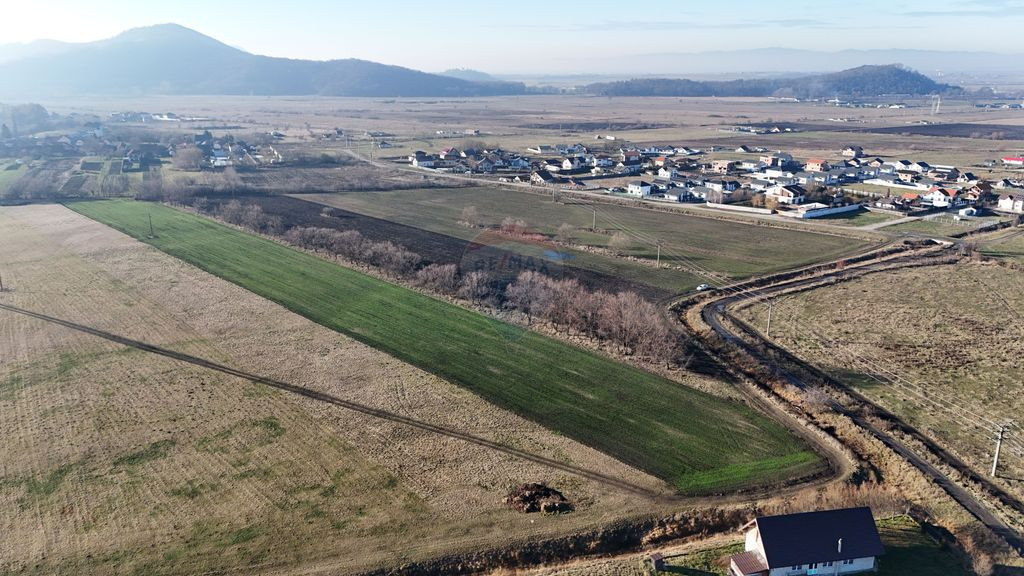 Teren extravilan cu potențial ridicat rezidential/indust...