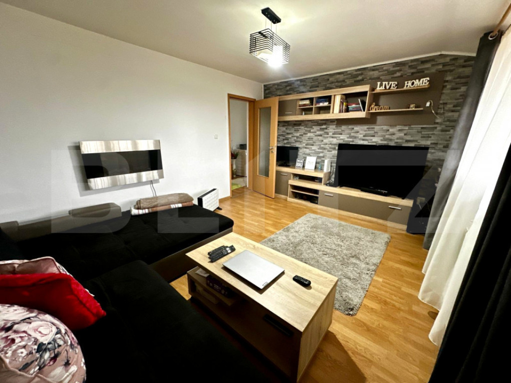 Apartament 3 camere, 73 mp, terasa de 66 mp, zona Cetate