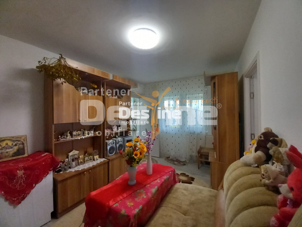 Apartament 2 camere, etaj 3,Posta Mica