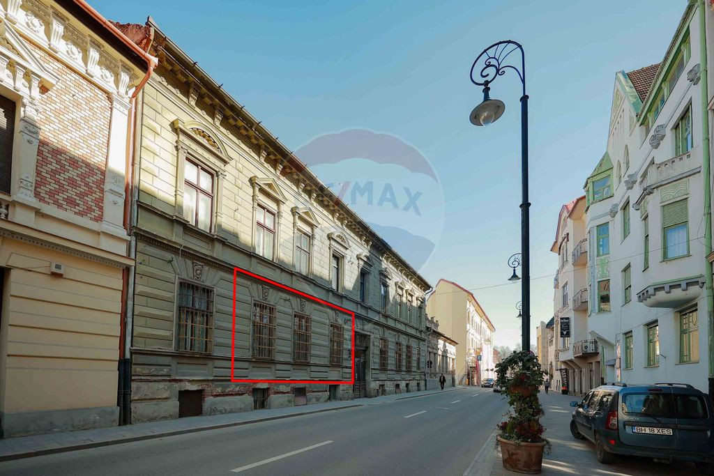 Apartament cu 3 camere de vânzare, ultracentral